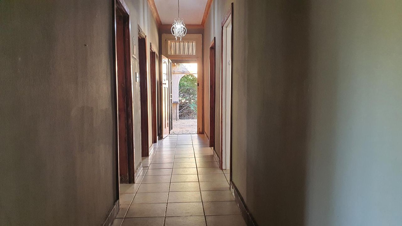 Photo 9 of 23
