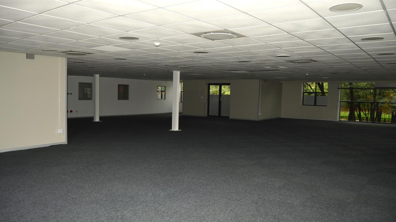 Photo 18 of 23