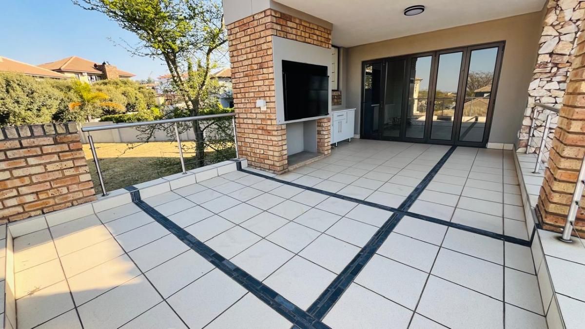Photo of 3 Bedroom house to rent in Bankenveld Golf Estate, Witbank