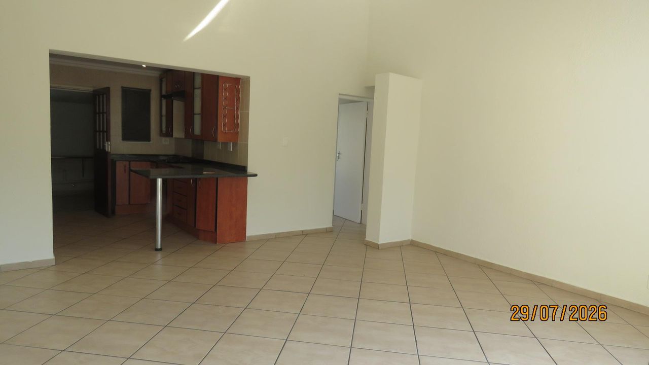 Photo 4 of 19