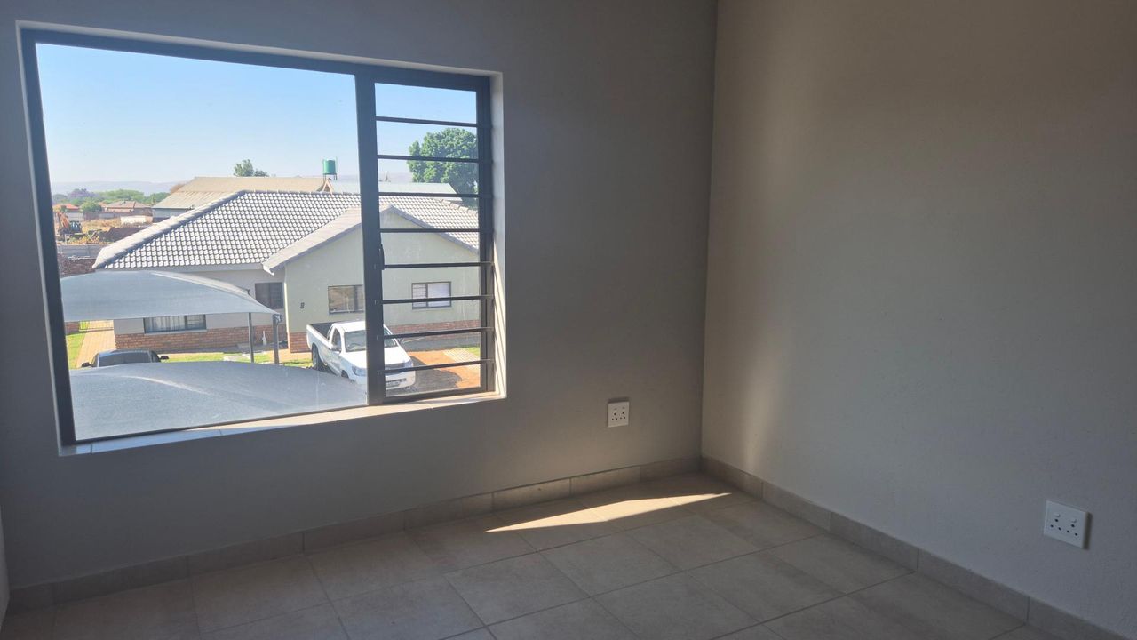 Photo 17 of 26