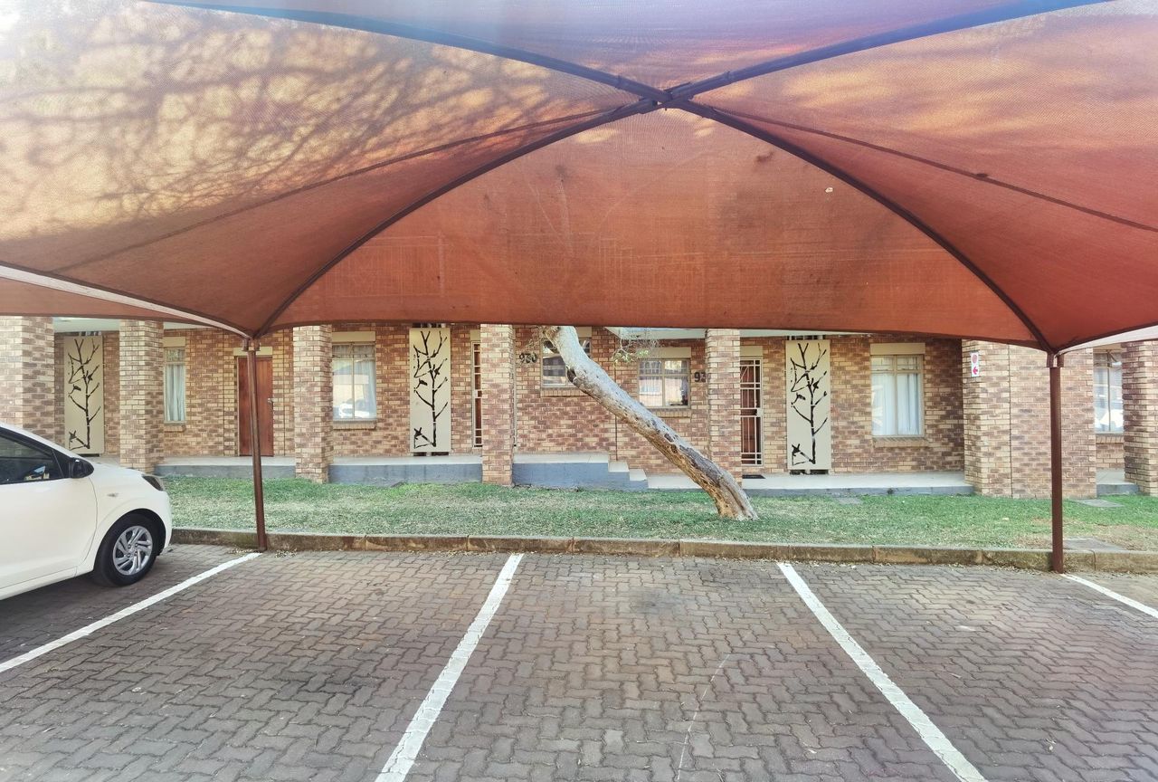 Photo 18 of 20