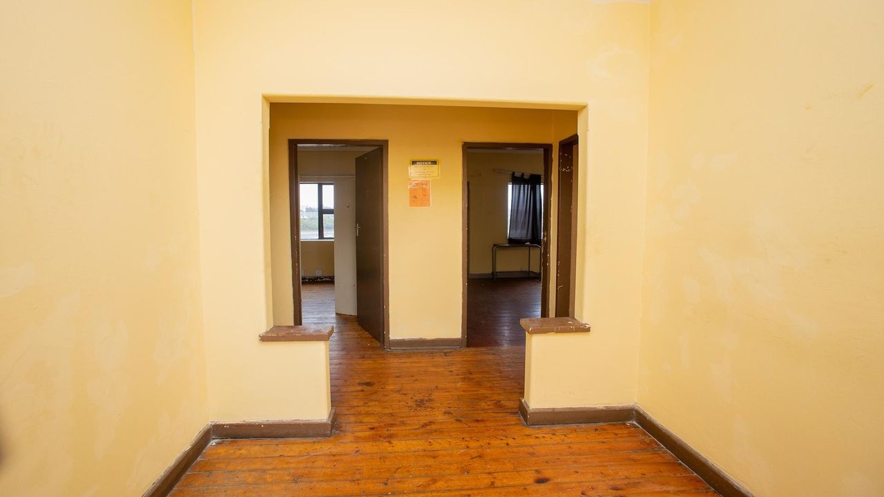Photo 9 of 20