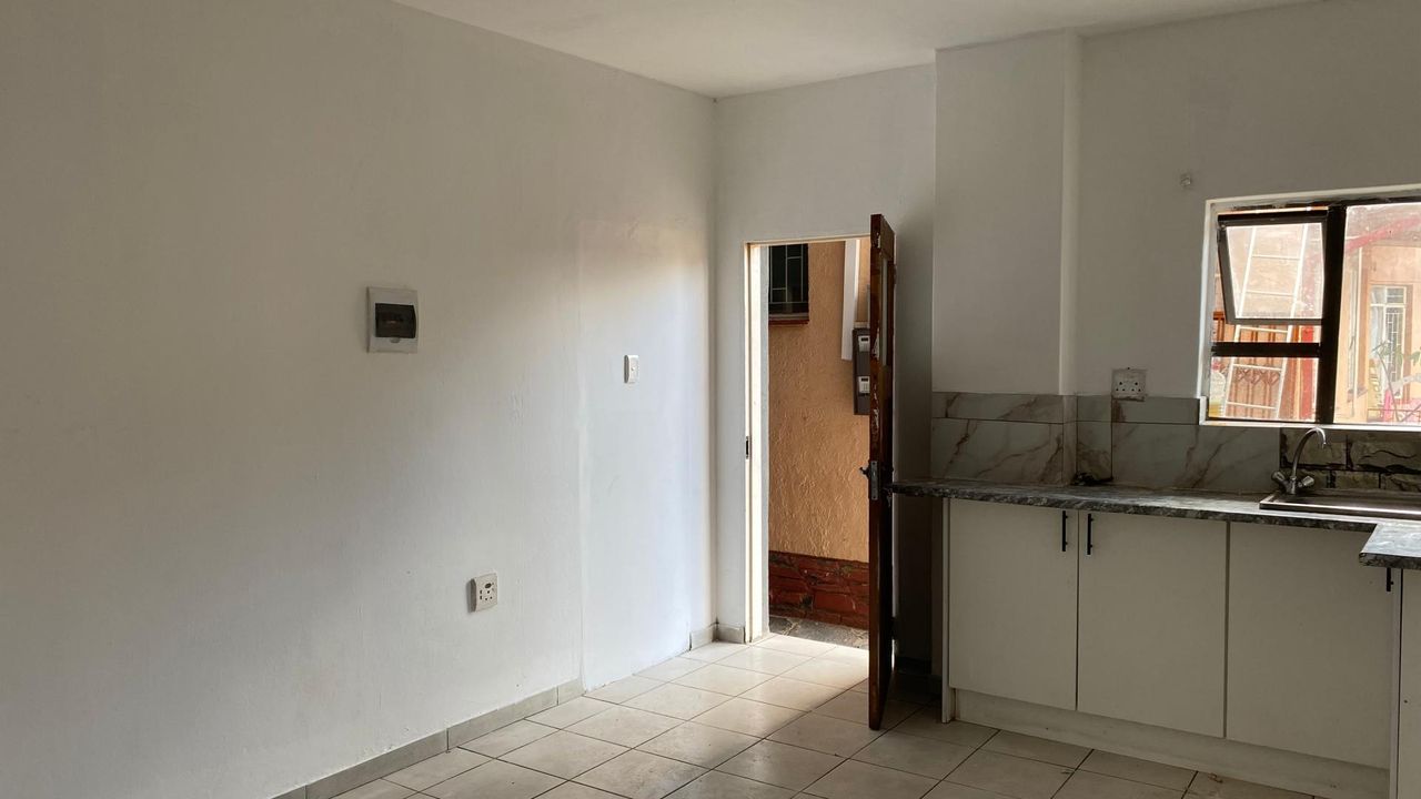 Photo 13 of 18