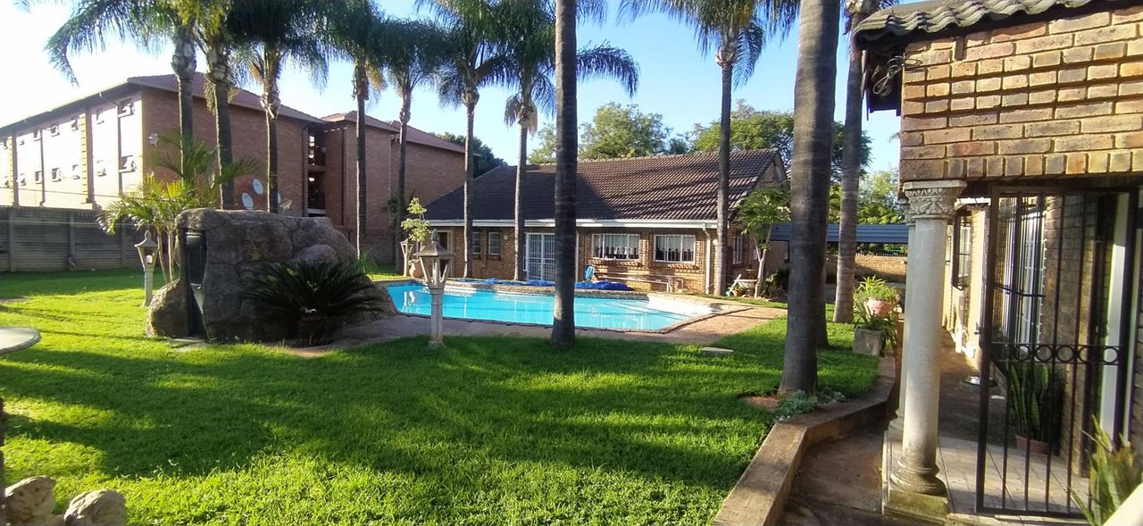 Photo 5 of 37