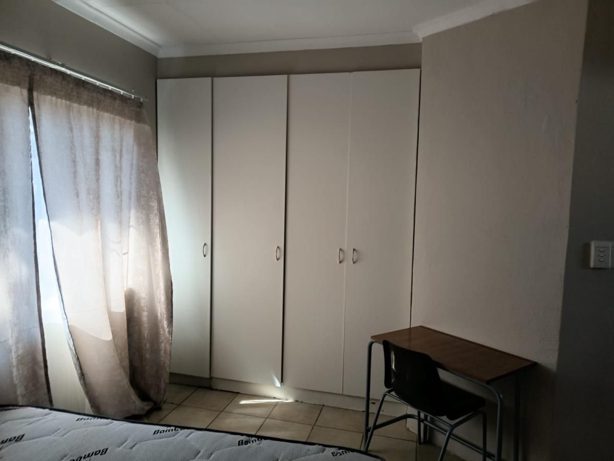Photo 9 of 22