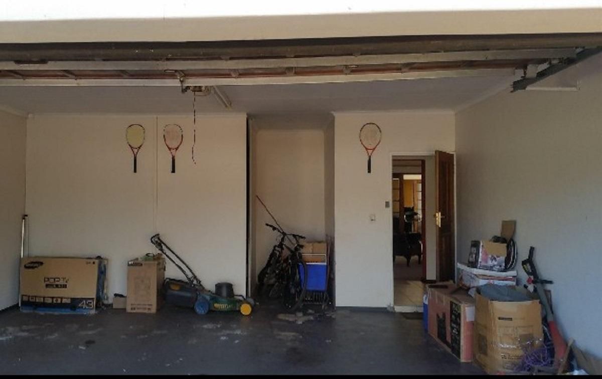 Photo 14 of 24