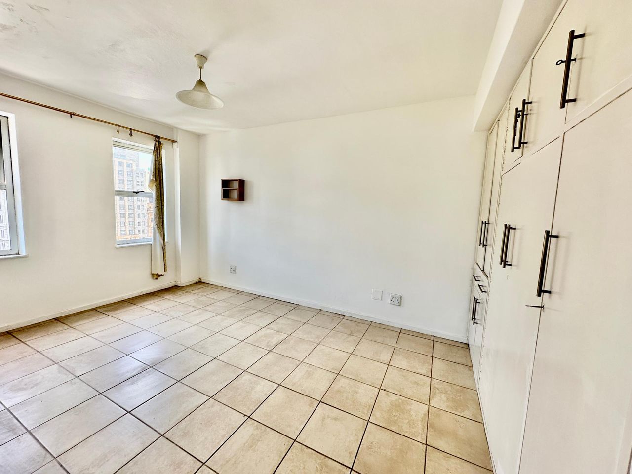 Photo 4 of 6