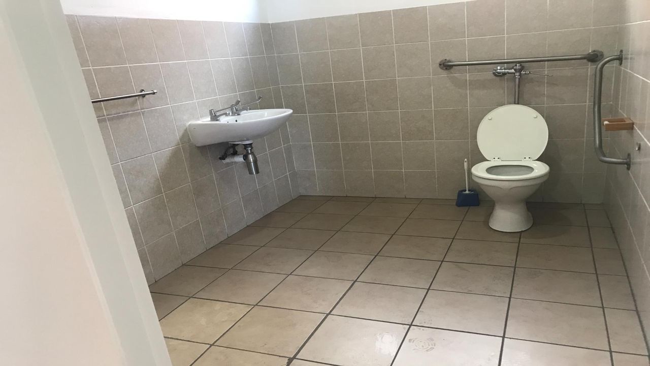 Photo 15 of 24
