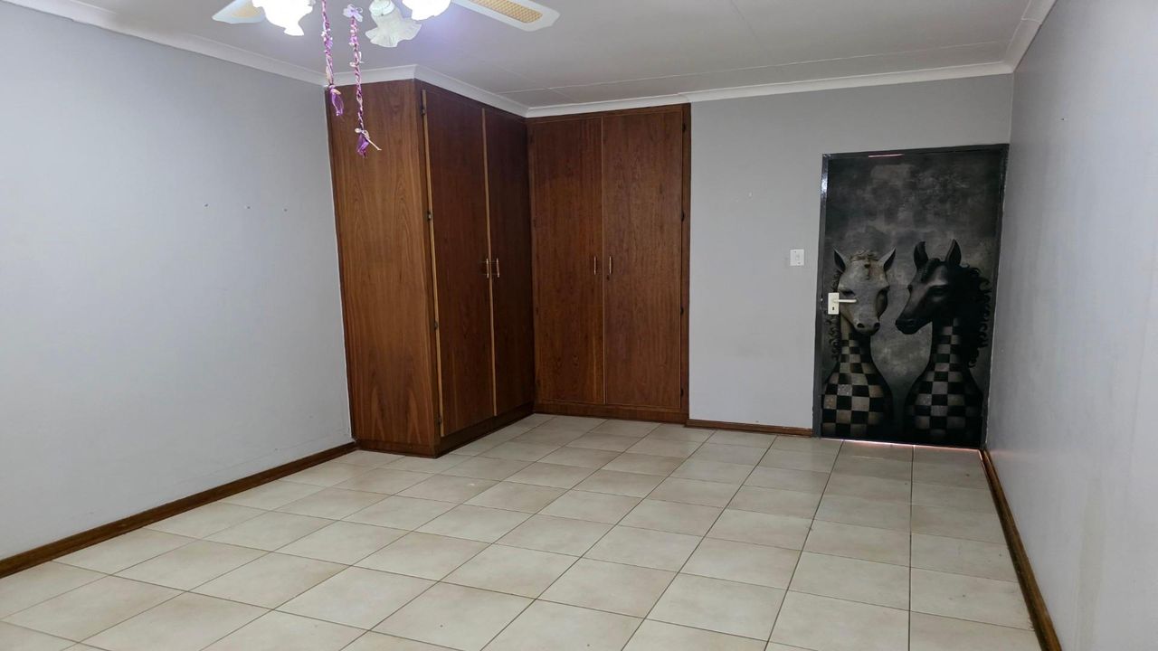 Photo 26 of 29