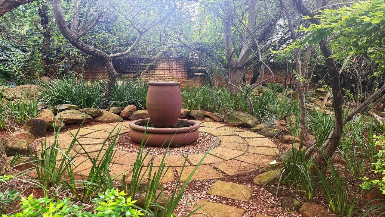 Photo 1 of 25