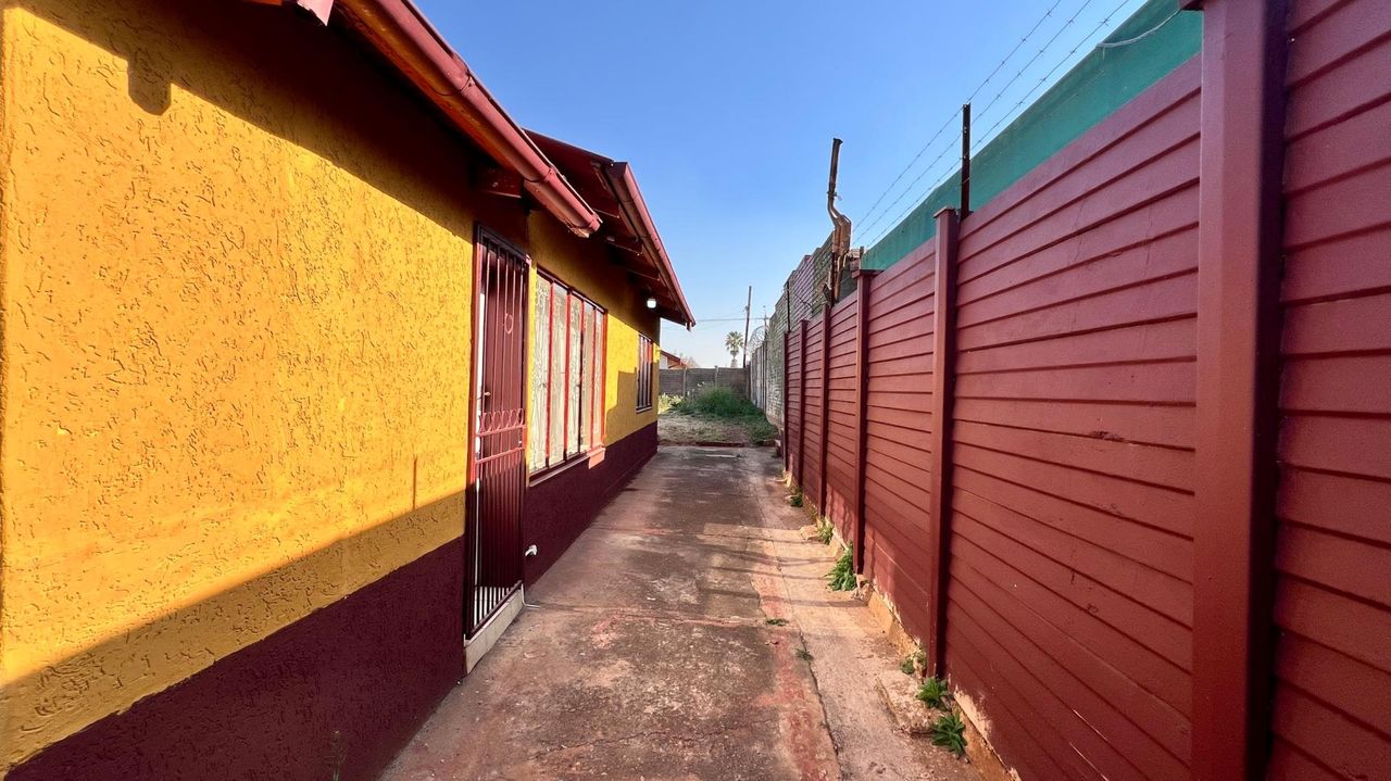 8 Bedroom house for sale in Danville, Pretoria