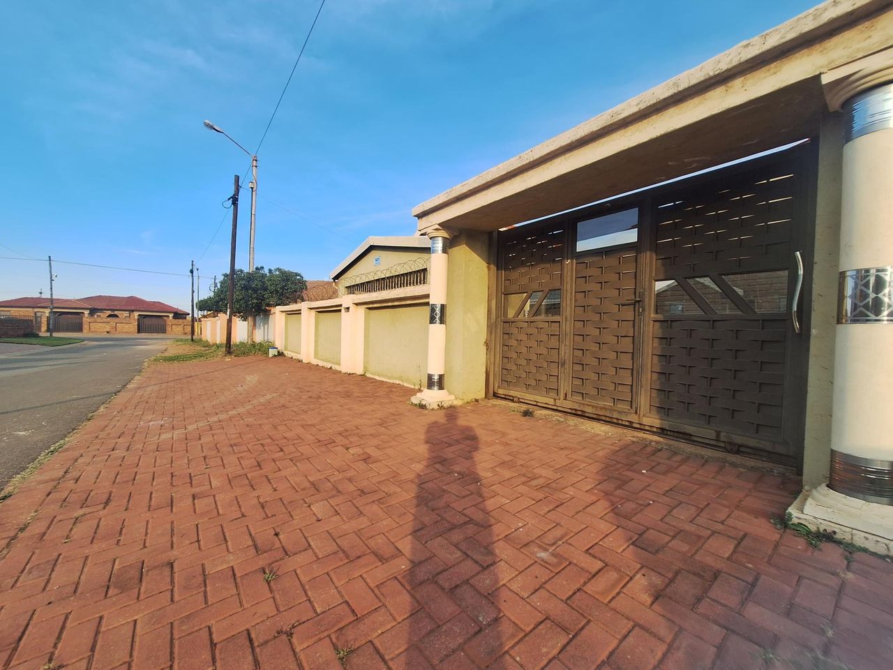 Photo 19 of 24