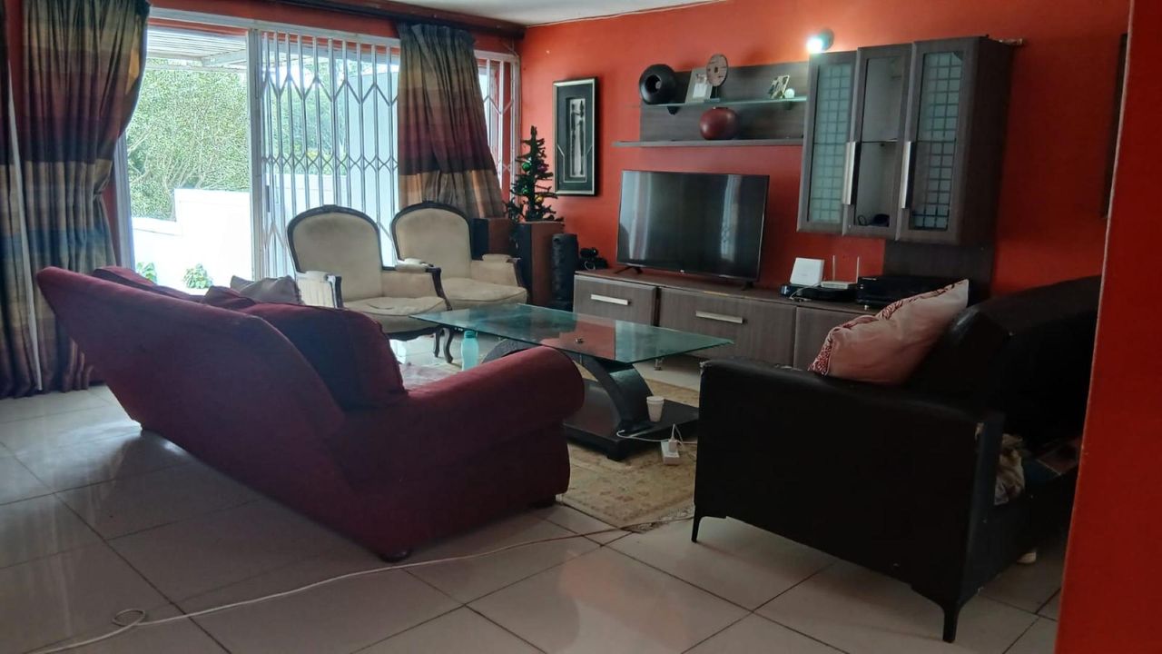 Photo 2 of 23