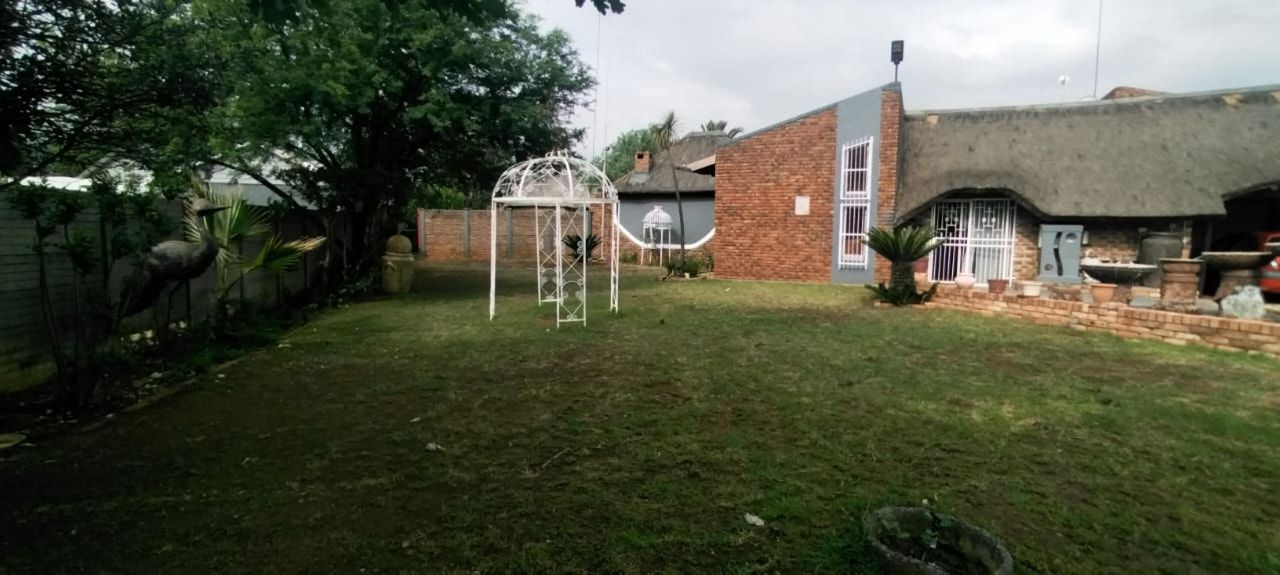 Photo 2 of 29