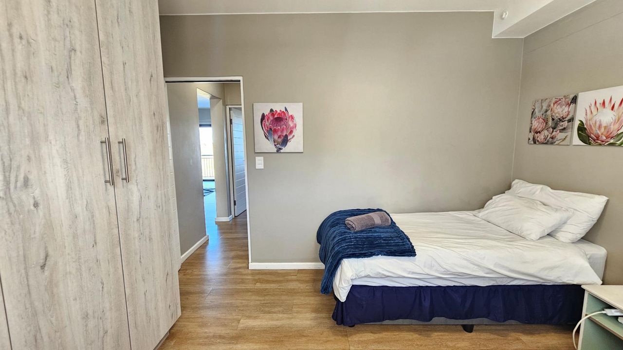 Photo 9 of 14