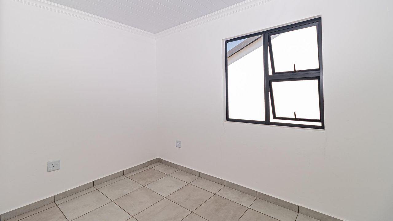 Photo 11 of 20