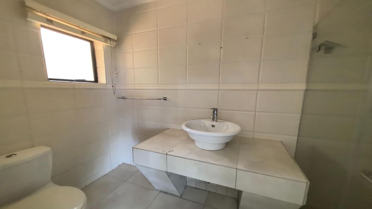 Photo 20 of 24
