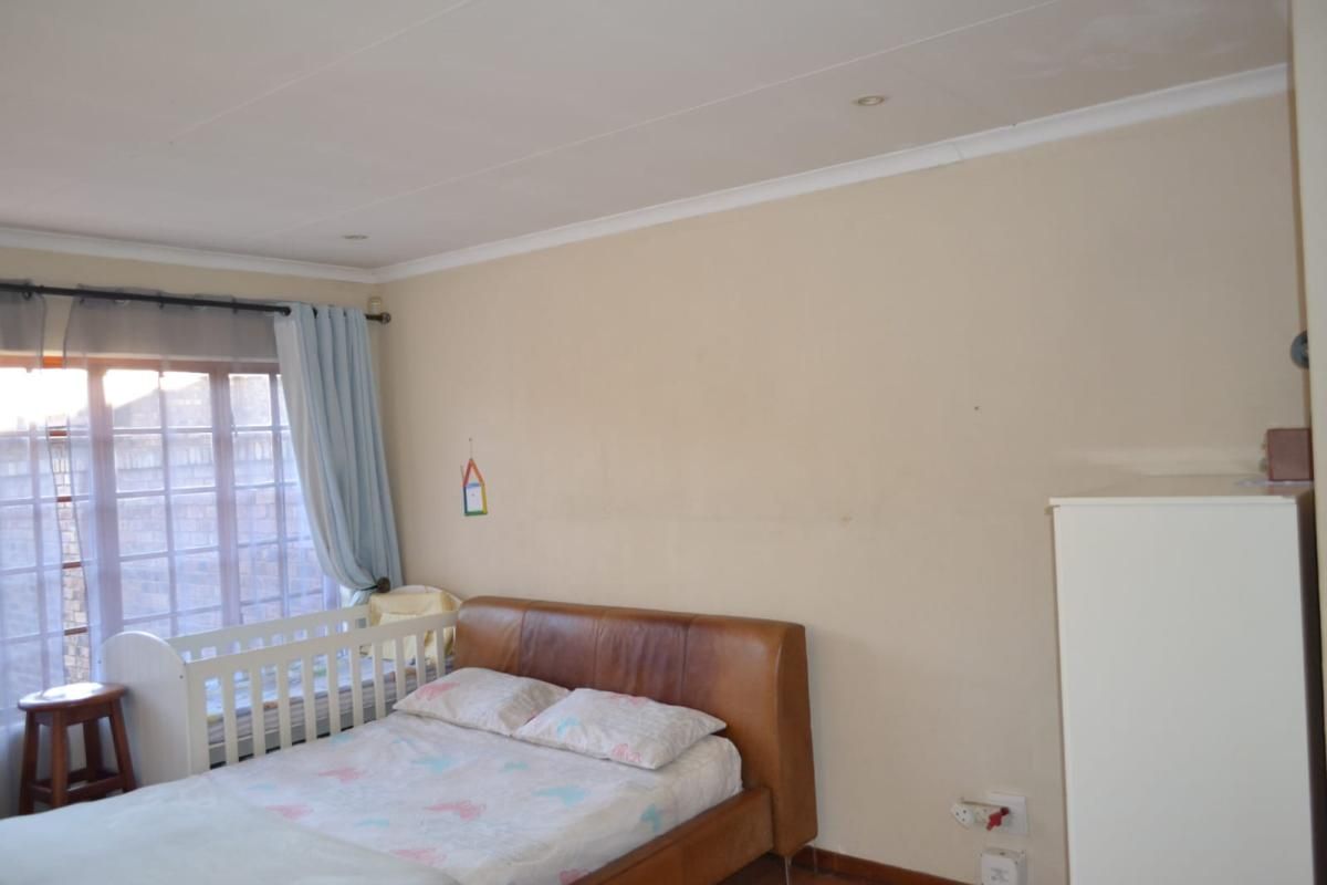 Photo of 3 Bedroom townhouse - sectional for sale in Amberfield Crest Estate, Centurion