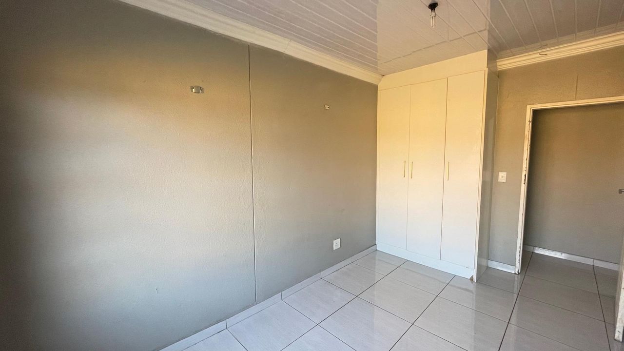 Photo 13 of 21