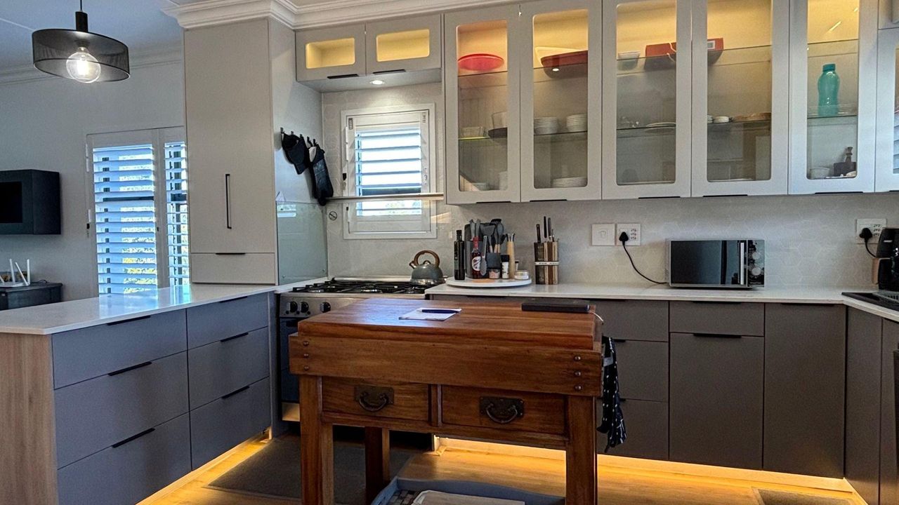 Photo 3 of 19