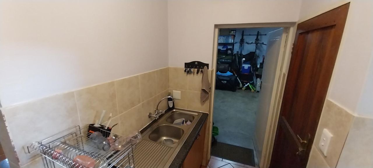 Photo 3 of 21