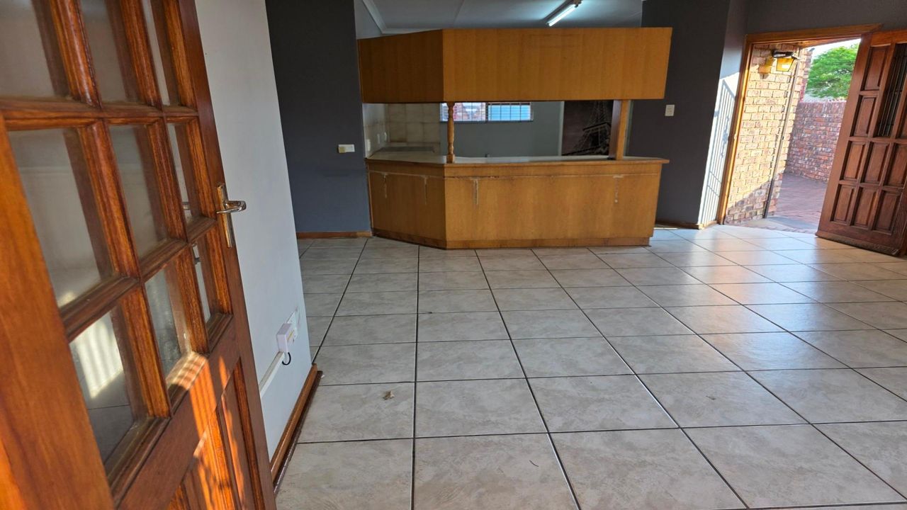 Photo 9 of 29