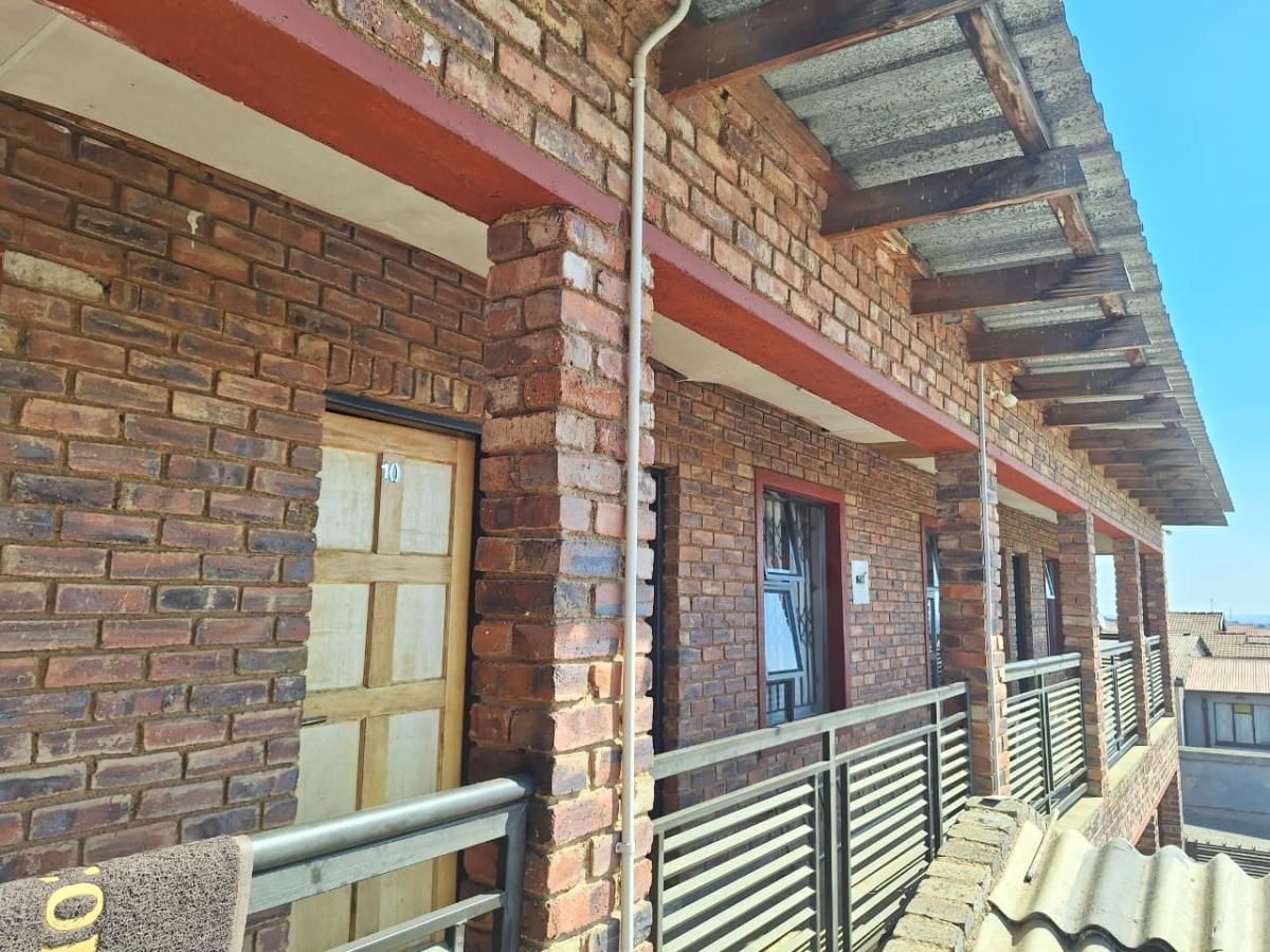 Photo of 12 Bedroom block of flats for sale in Emangweni, Tembisa