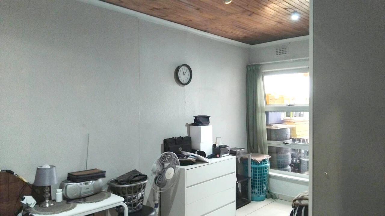 Photo 12 of 14