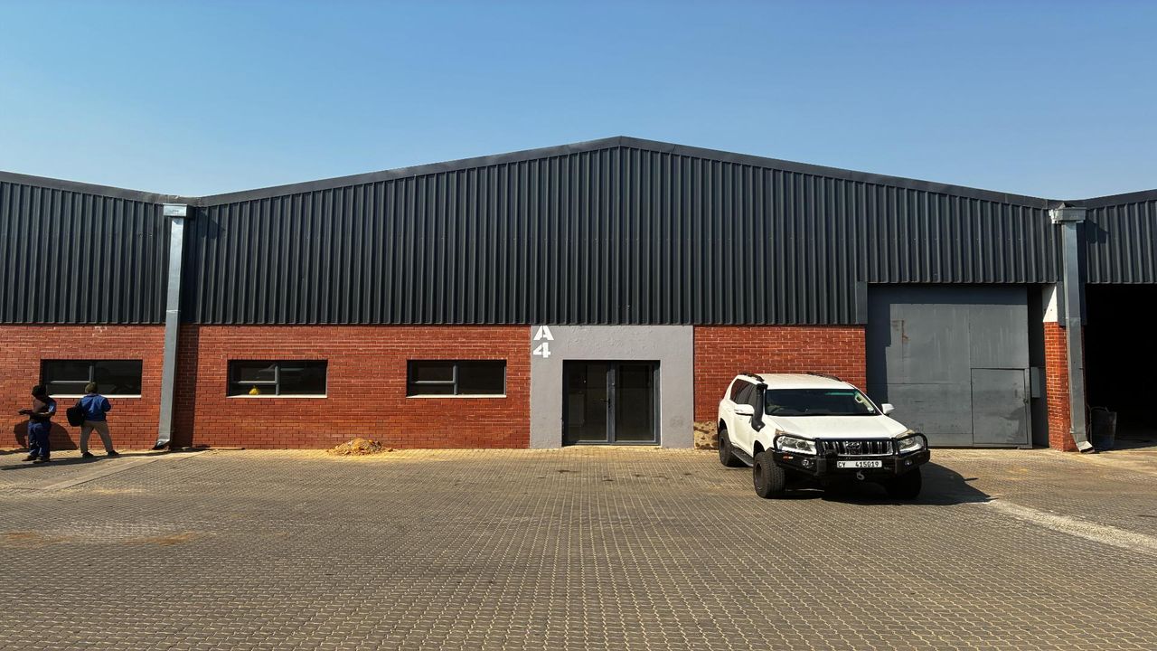 Commercial Property to let in Cosmo City, Roodepoort