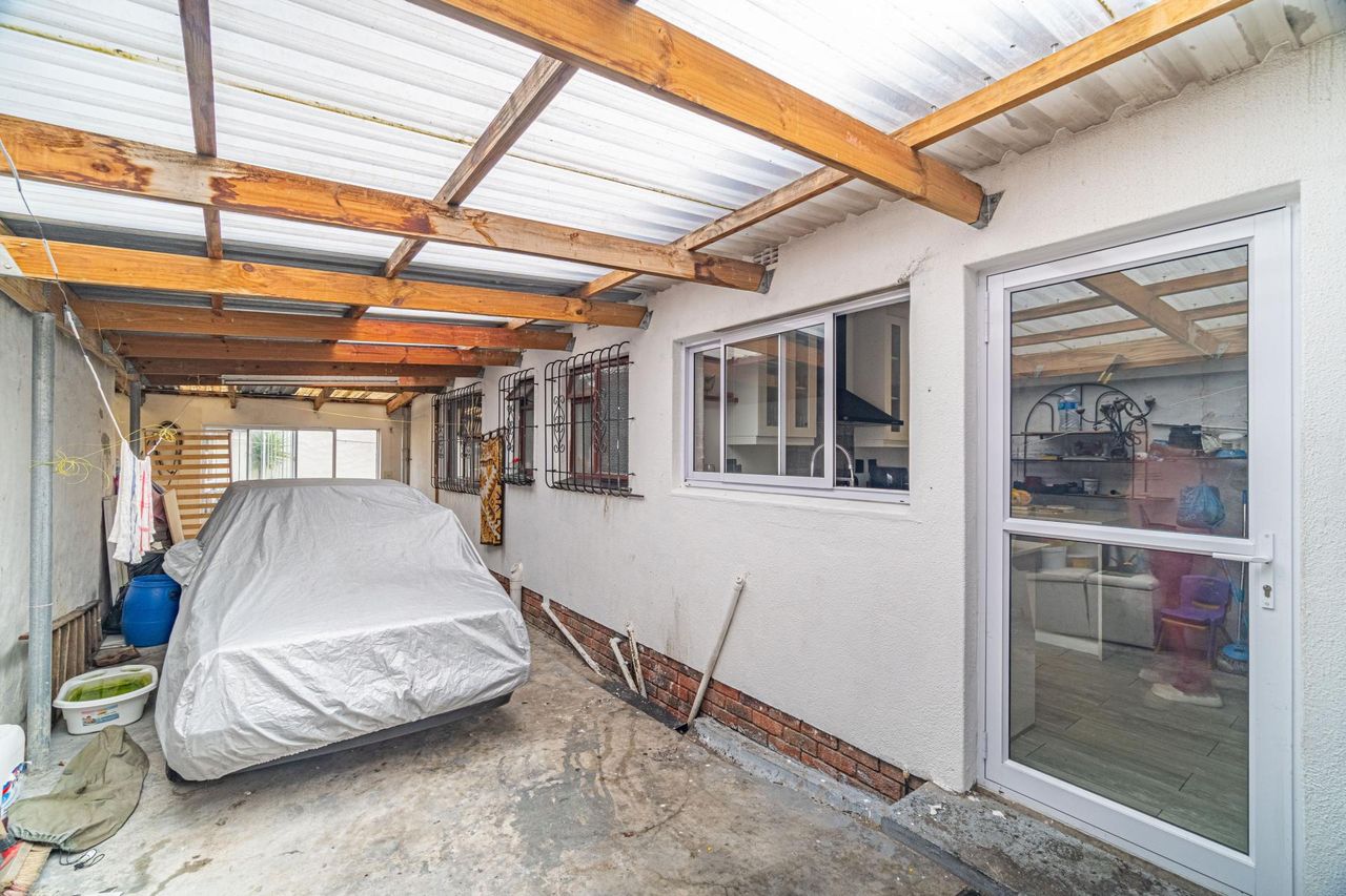 Photo of 3 Bedroom house for sale in Riverton, Goodwood