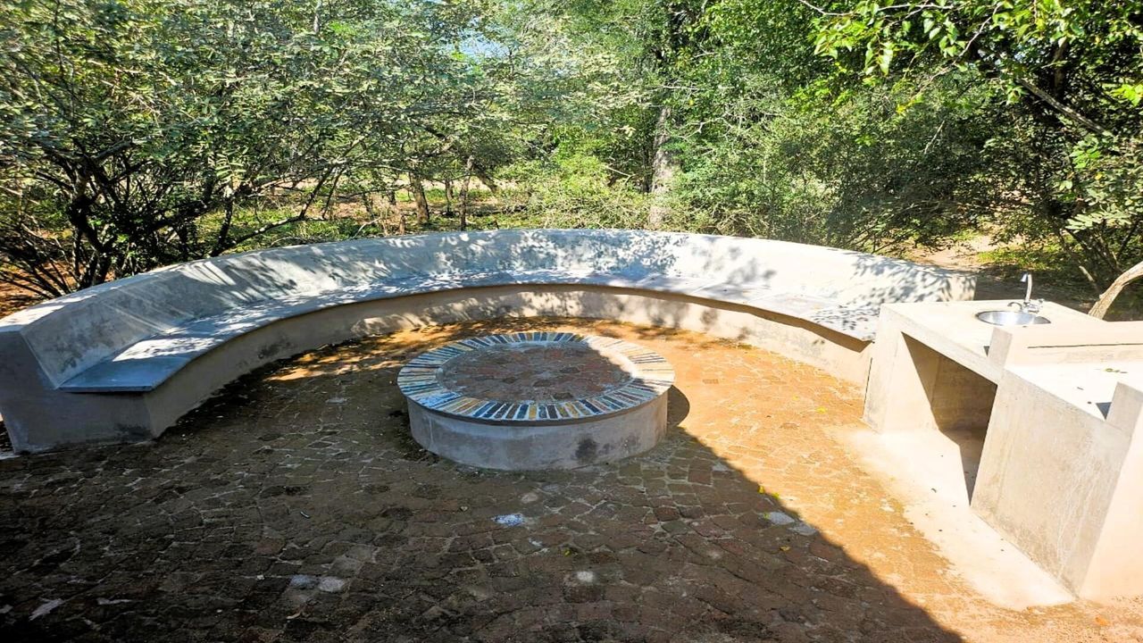 Photo 19 of 27
