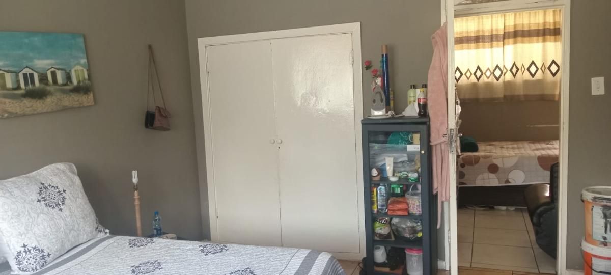 Photo 17 of 27