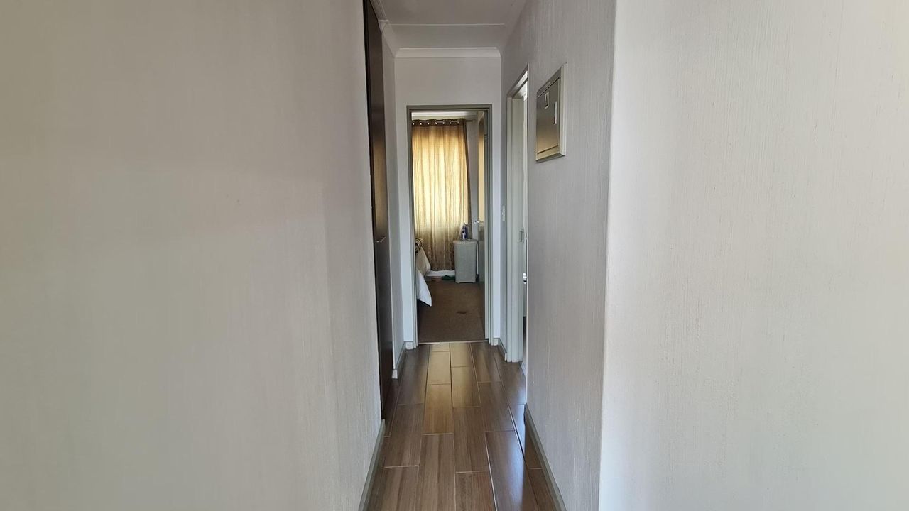 Photo 12 of 18