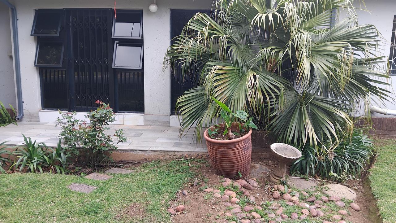 Photo 2 of 17