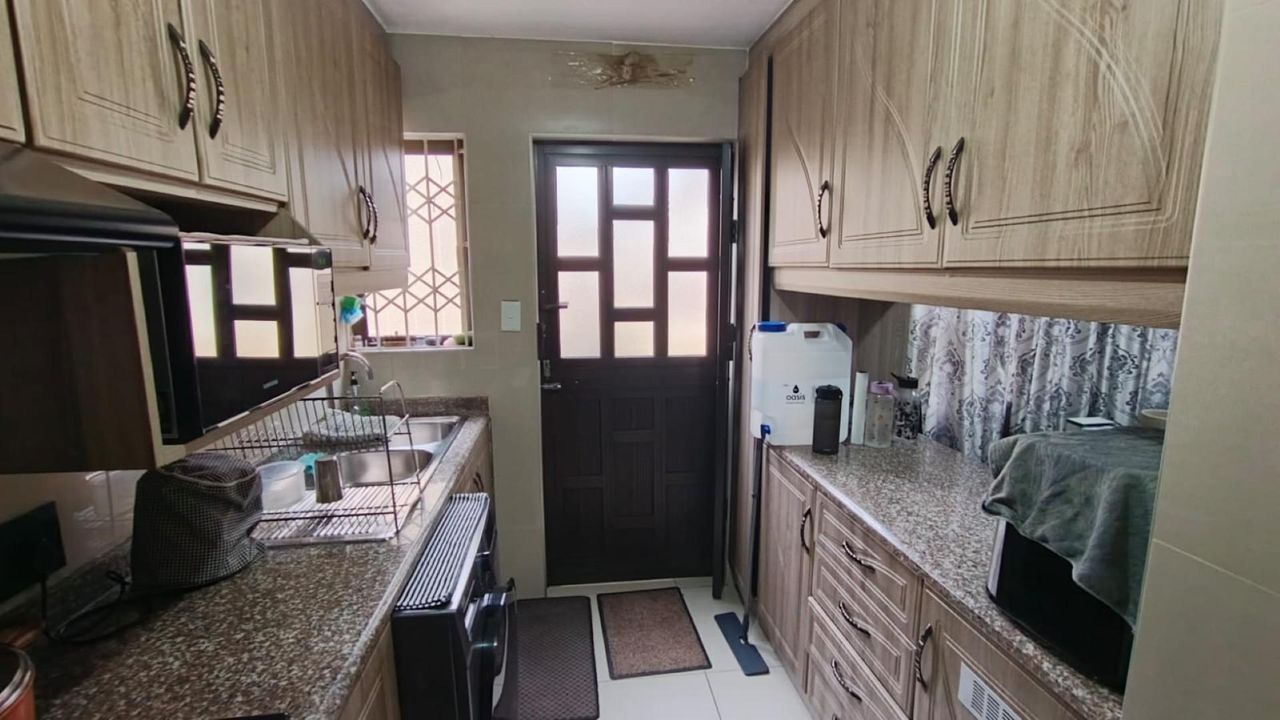 Photo 7 of 20