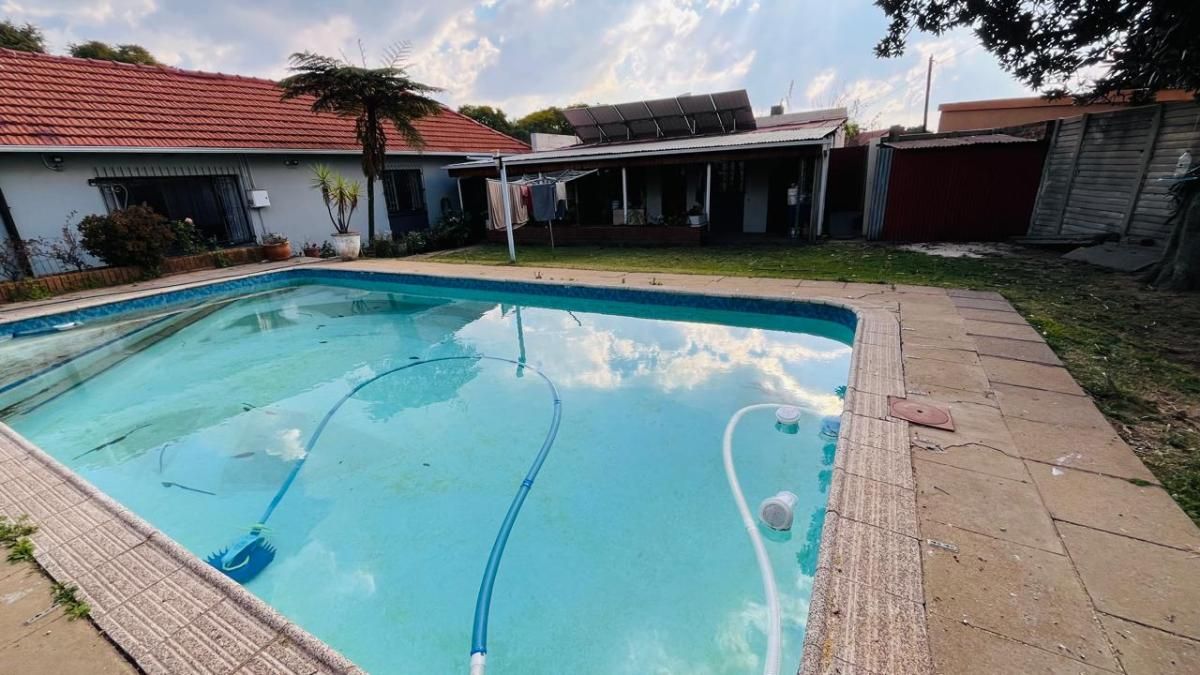 Photo of 3 Bedroom house for sale in Witbank Ext 8