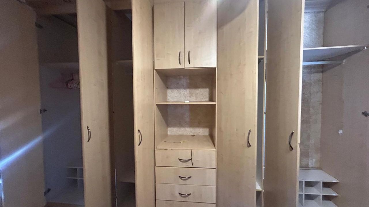 Photo 19 of 25