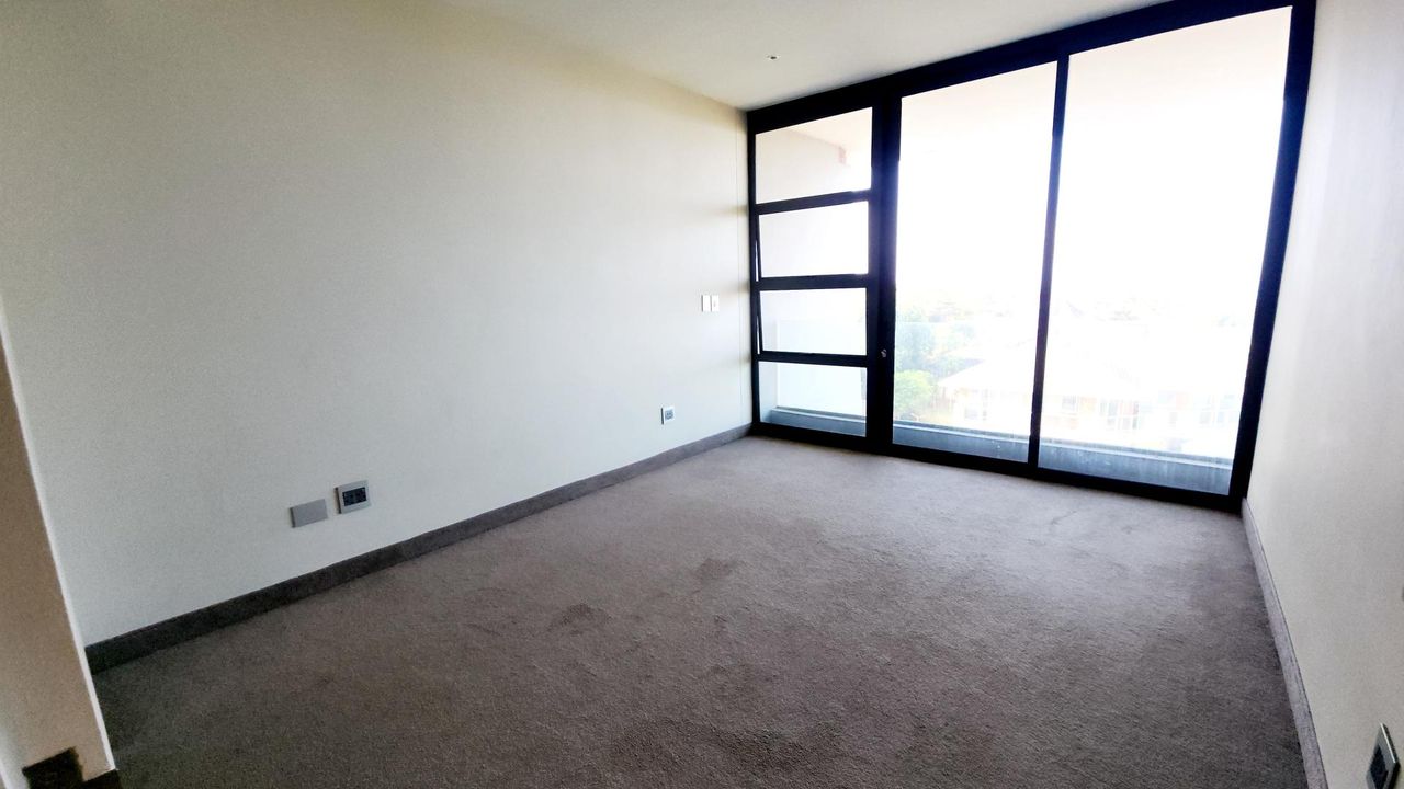 Photo 16 of 24