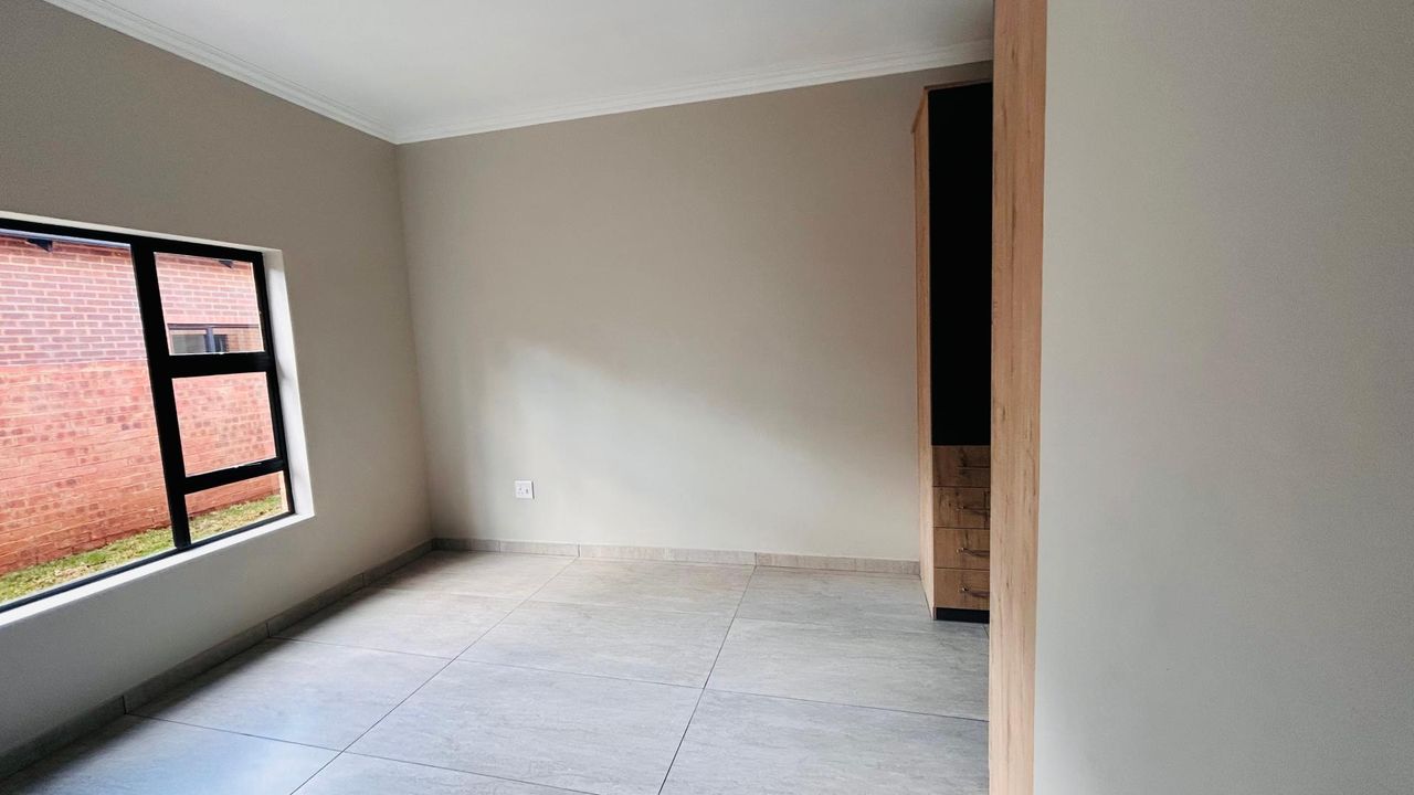 Photo 6 of 12