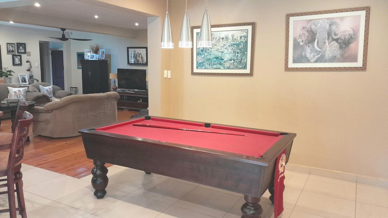 Photo 19 of 54