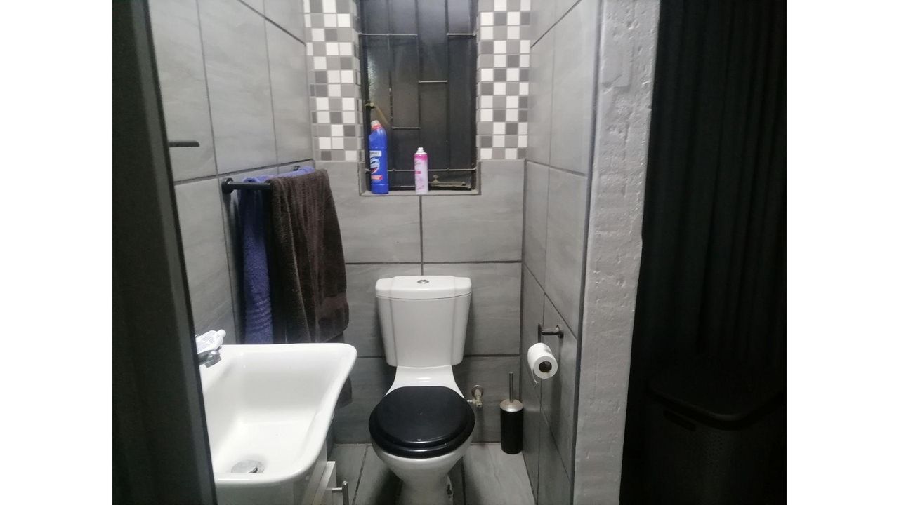 Photo of 3 Bedroom house for sale in Dersley, Springs