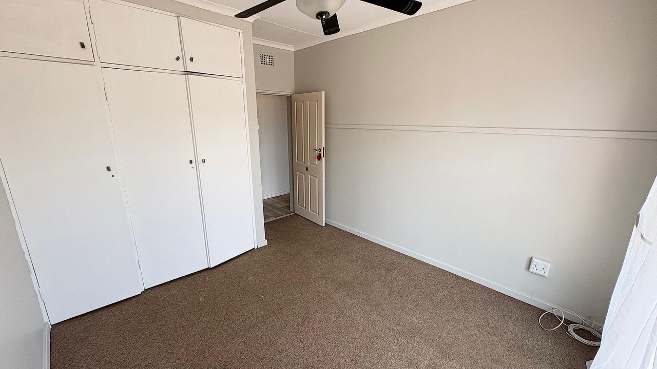 Photo 20 of 33