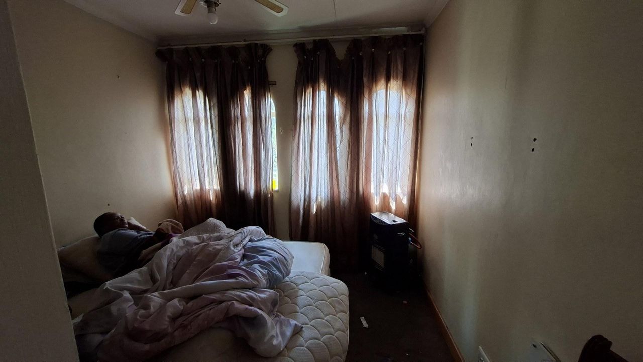 Photo 31 of 37