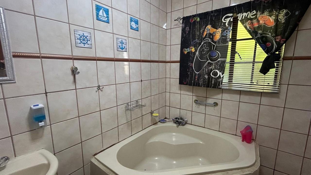 Photo 22 of 25