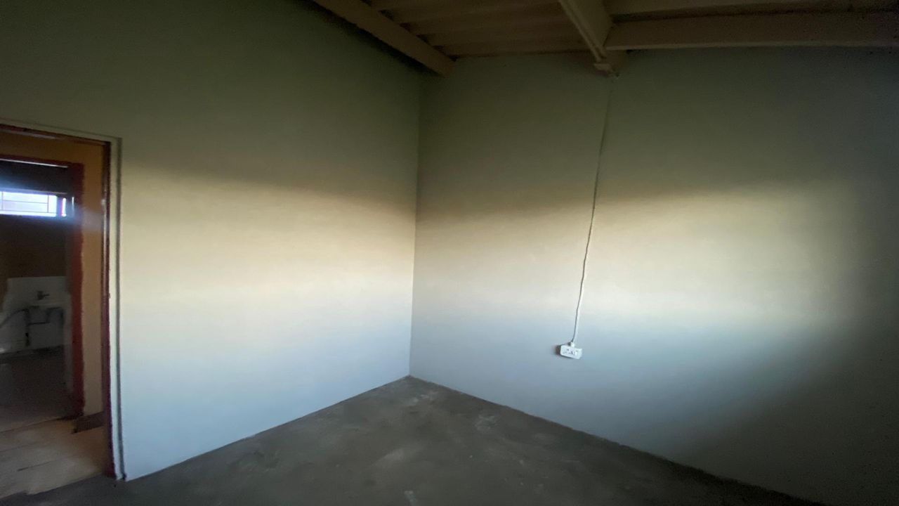 Photo 16 of 27