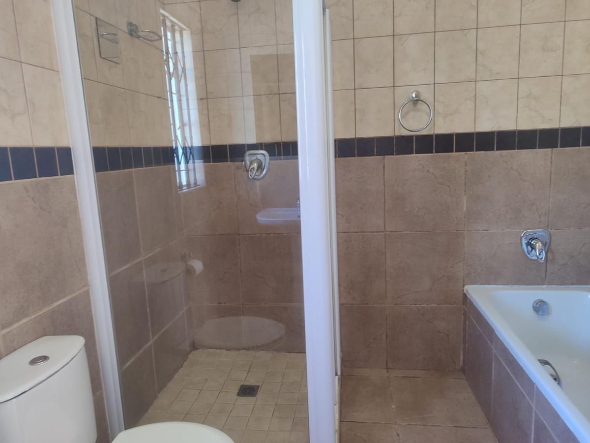 Photo 17 of 24