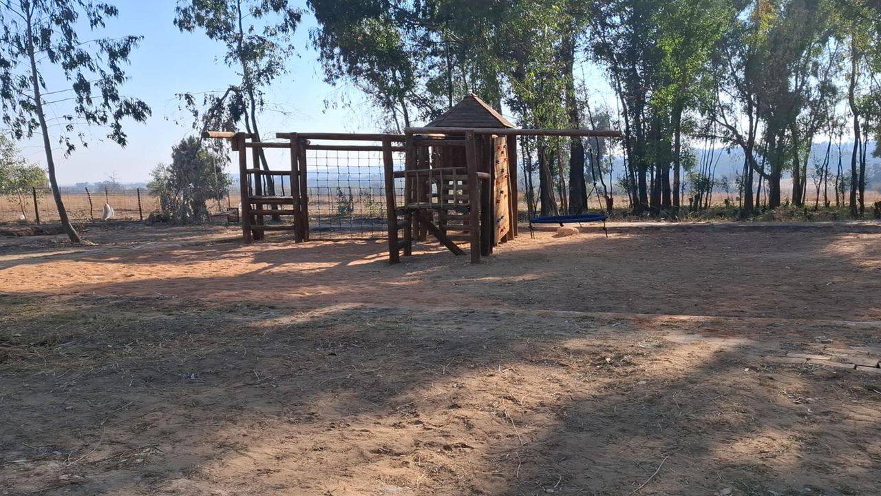 Photo 12 of 15