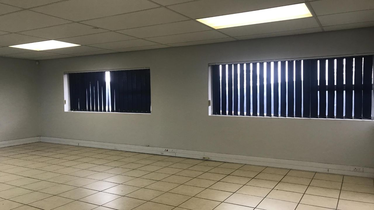 Photo 8 of 32