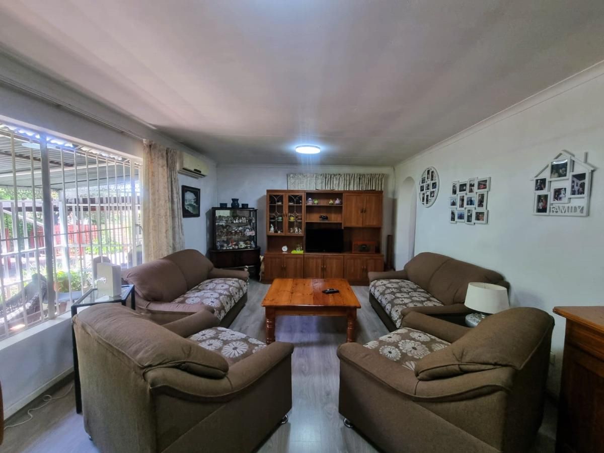Photo 6 of 20